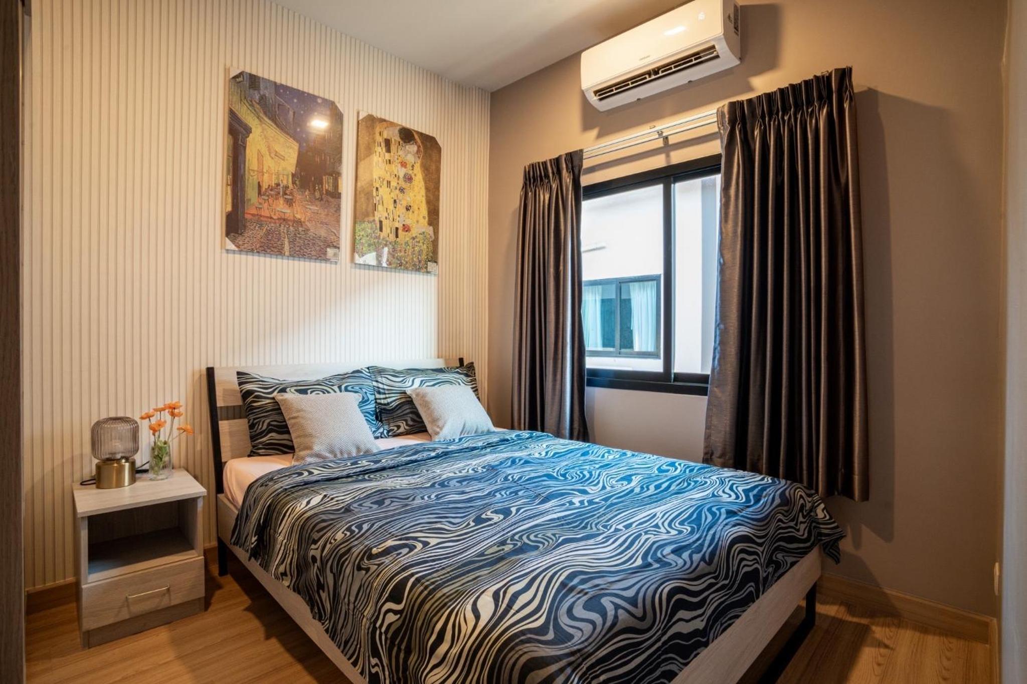 3-bedroom, 3-bathroom townhouse, community with swimming pool, gym, walking street for 20 minutes by car