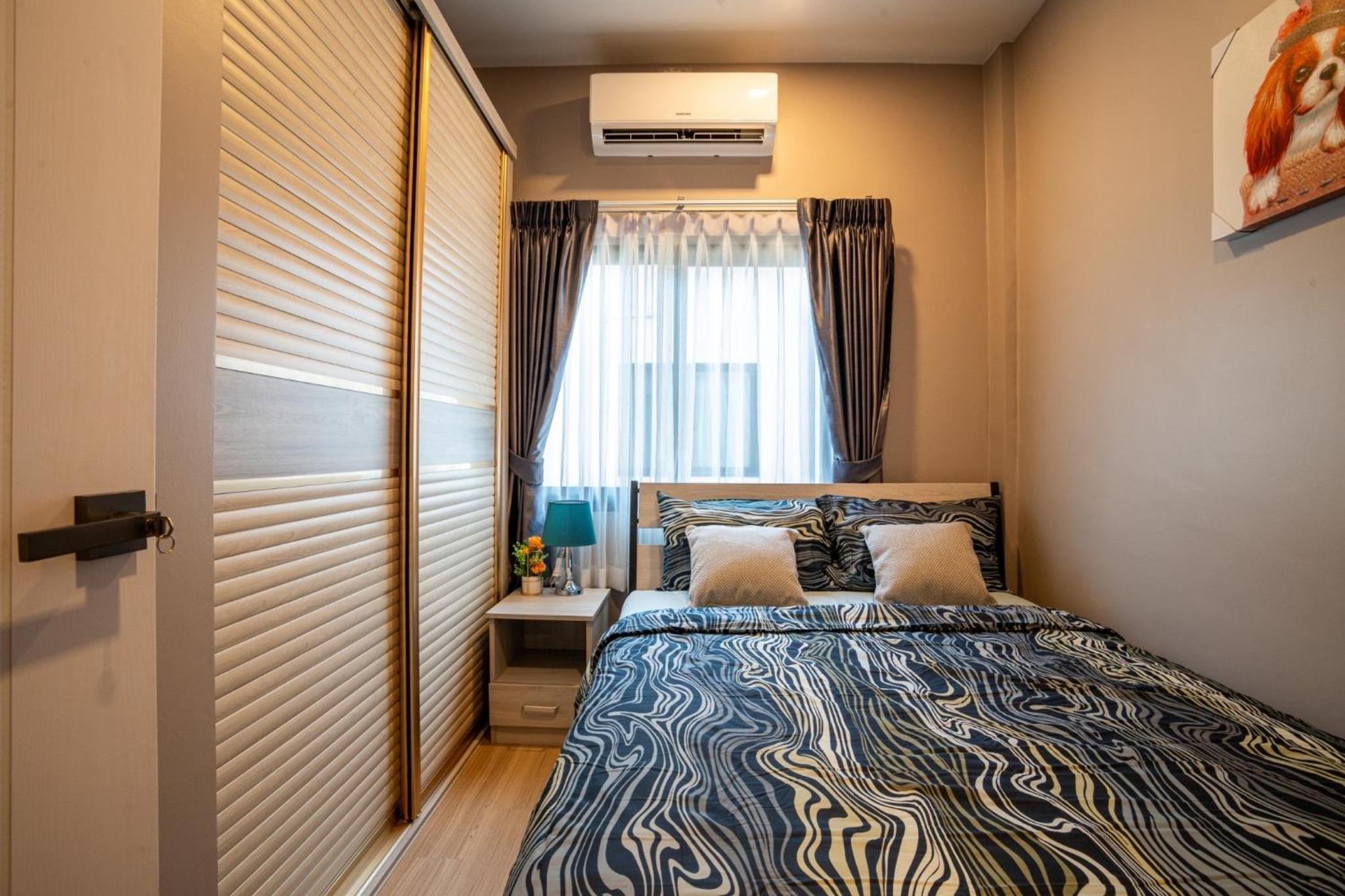 3-bedroom, 3-bathroom townhouse, community with swimming pool, gym, walking street for 20 minutes by car