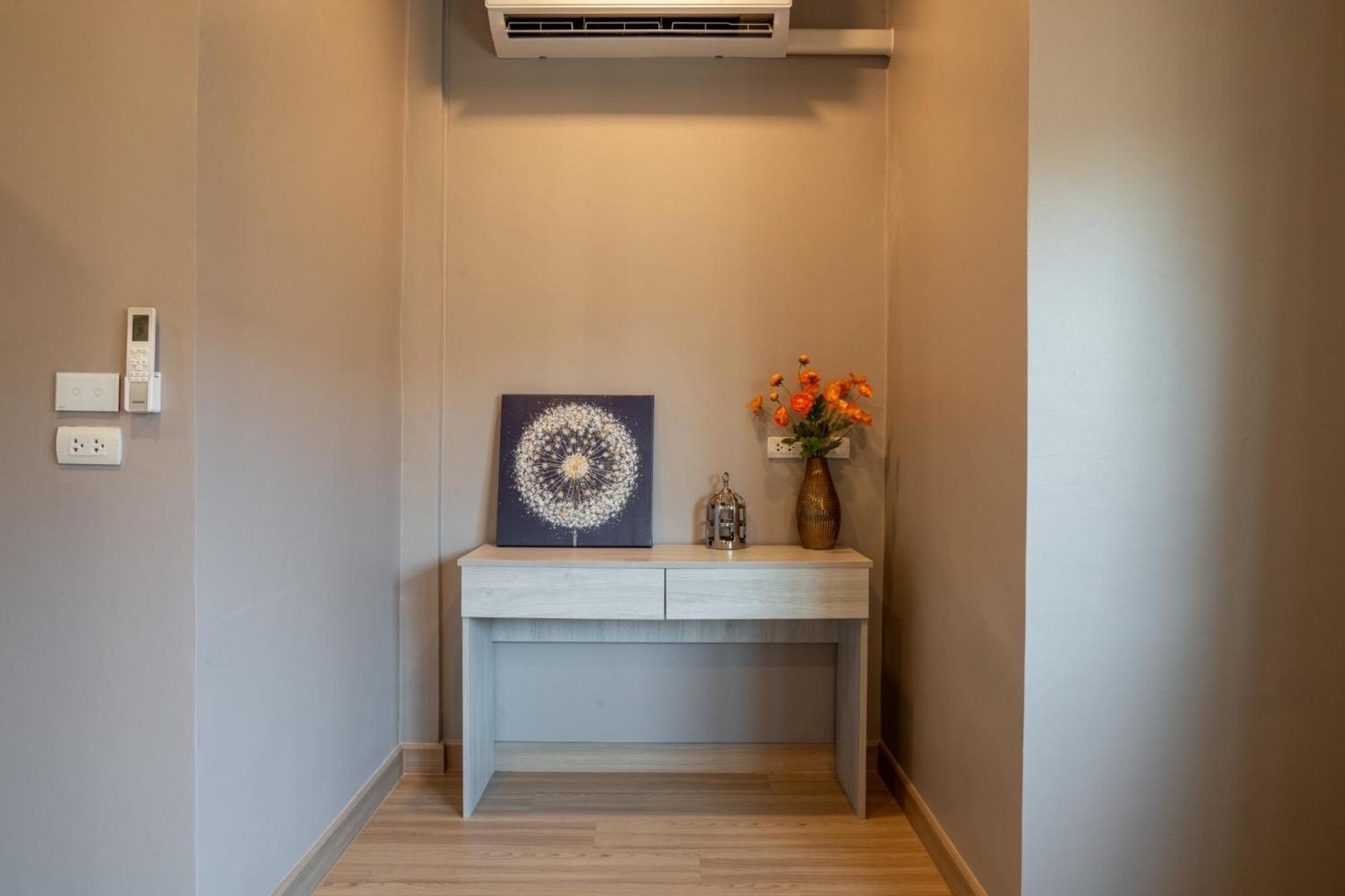 3-bedroom, 3-bathroom townhouse, community with swimming pool, gym, walking street for 20 minutes by car