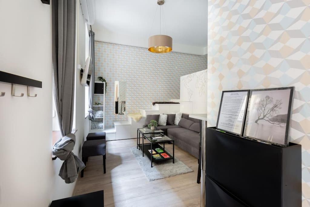 Budapest & Coffee Apt by NW view 4