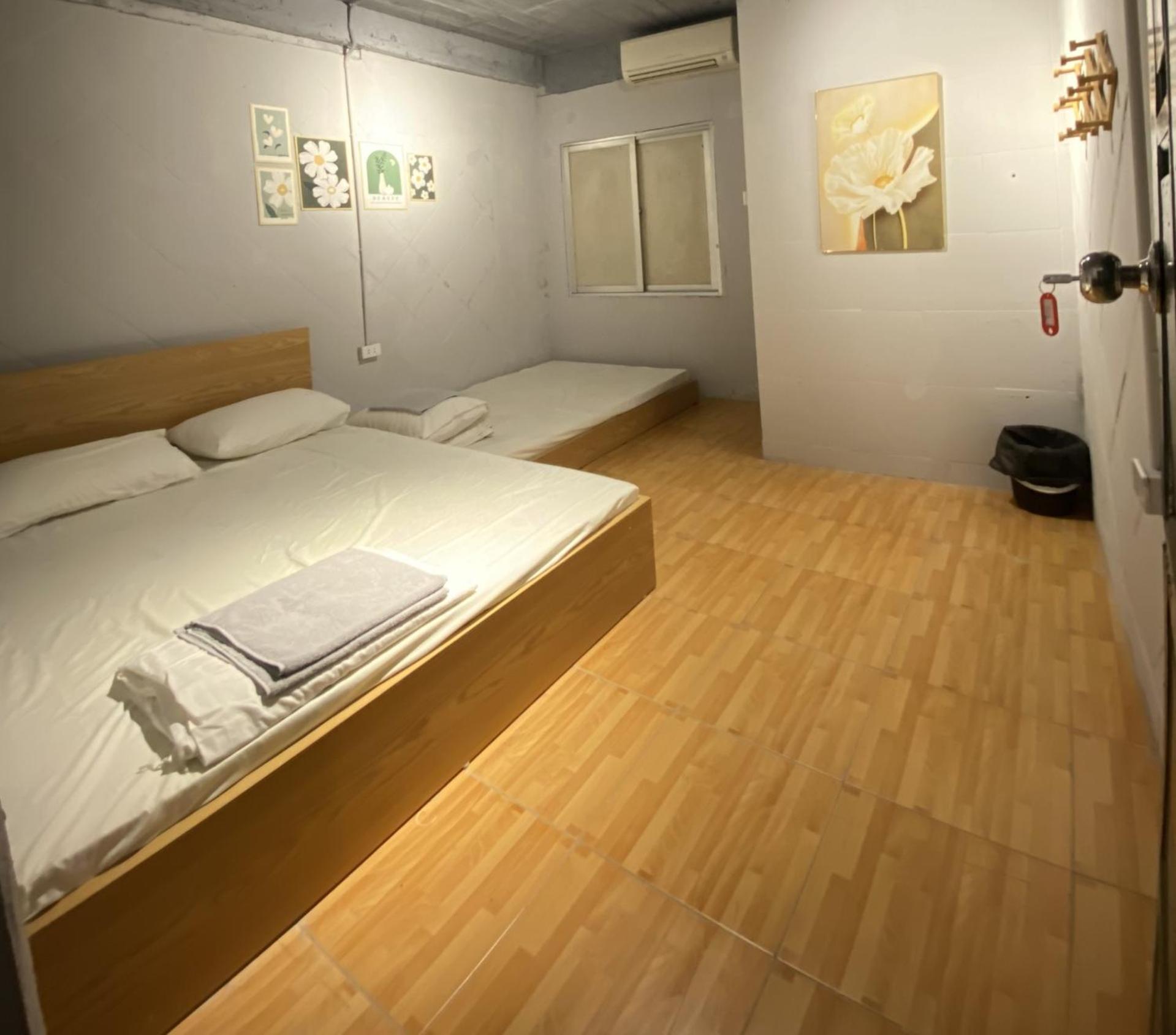 Ubuntu Hostel and Tour