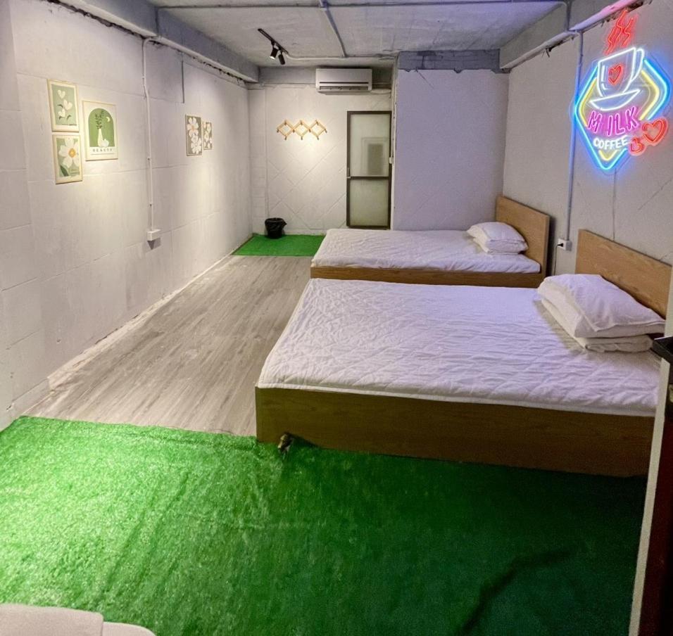 Ubuntu Hostel and Tour