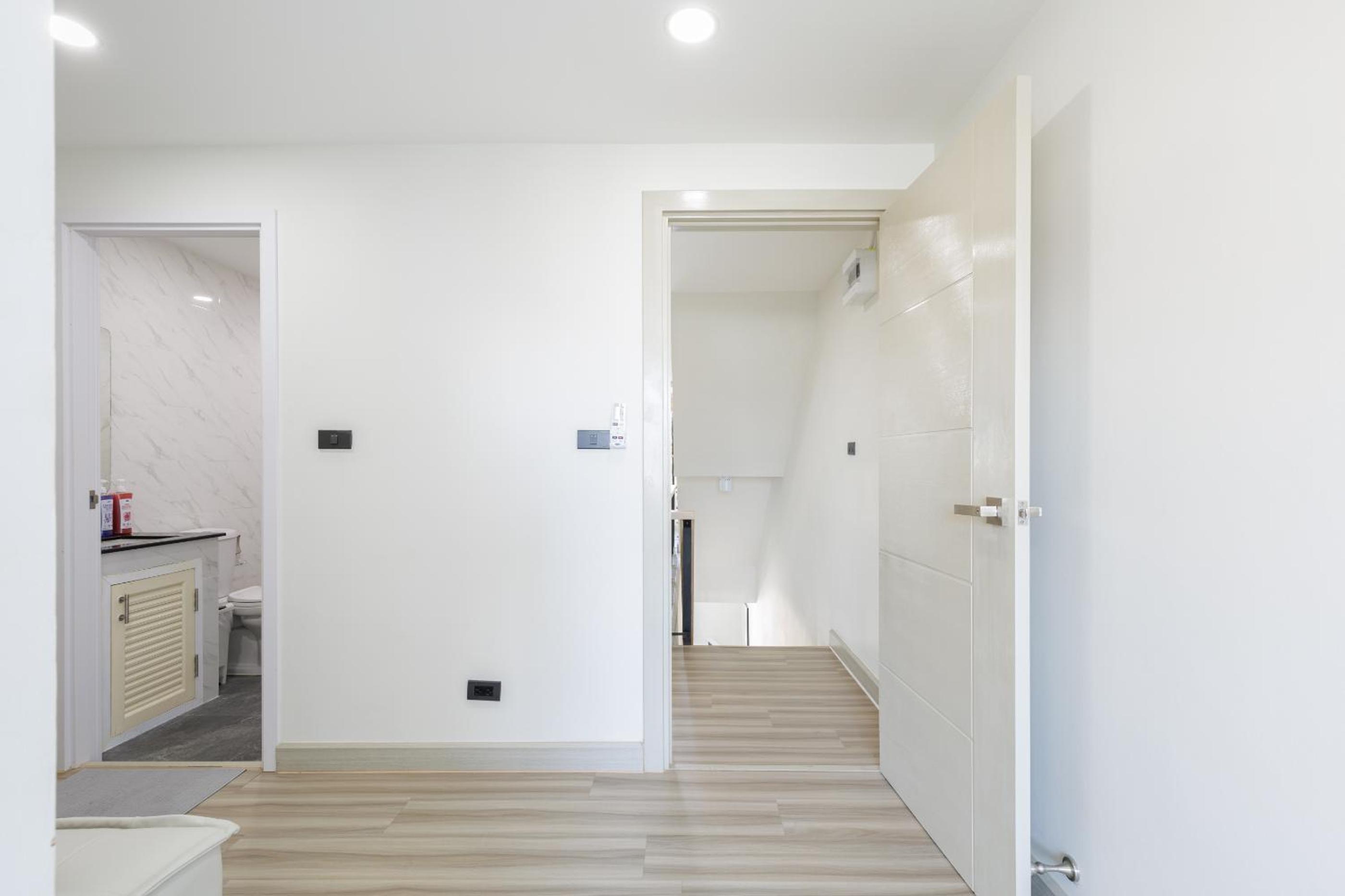 Advanced townhouses can accommodate 14 people, with high-speed Wi Fi and parking on Netflix