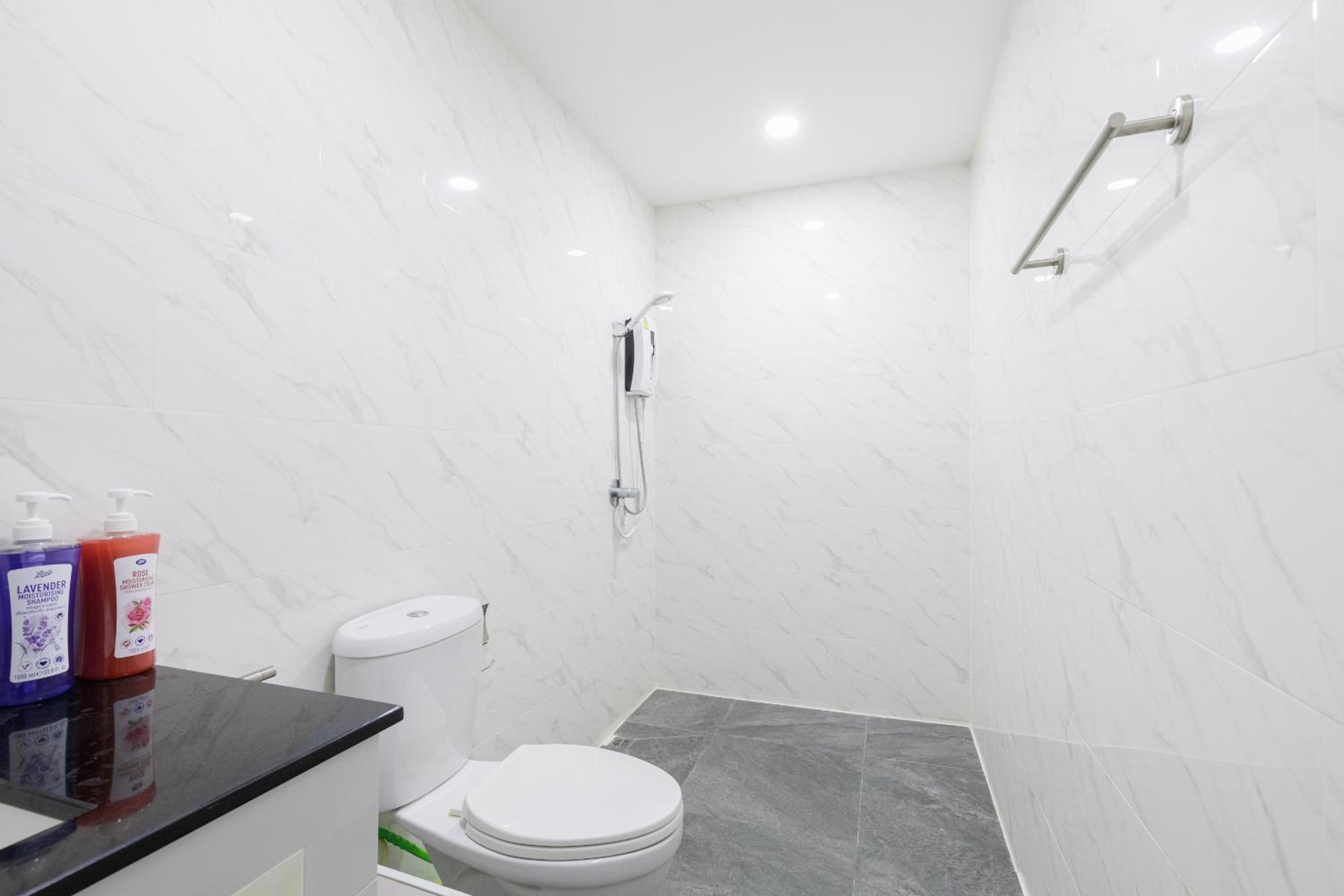 Advanced townhouses can accommodate 14 people, with high-speed Wi Fi and parking on Netflix