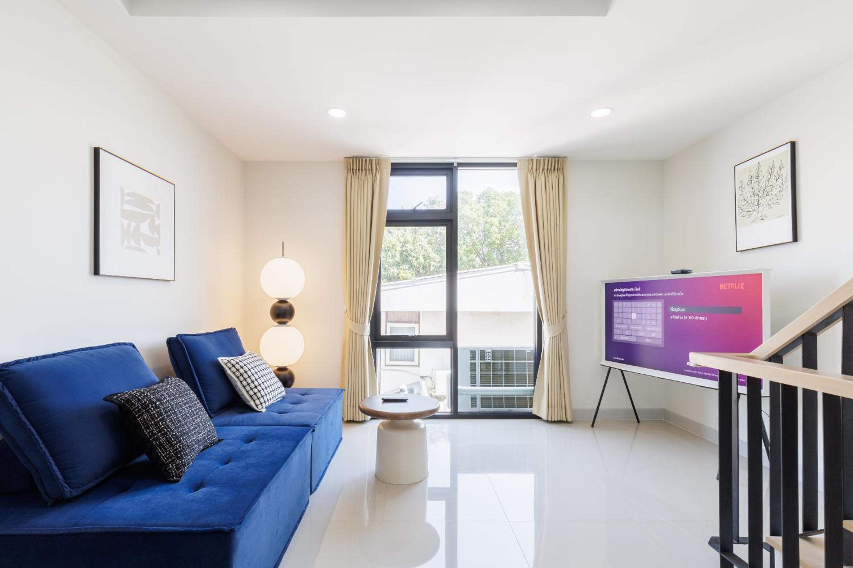 Advanced townhouses can accommodate 14 people, with high-speed Wi Fi and parking on Netflix