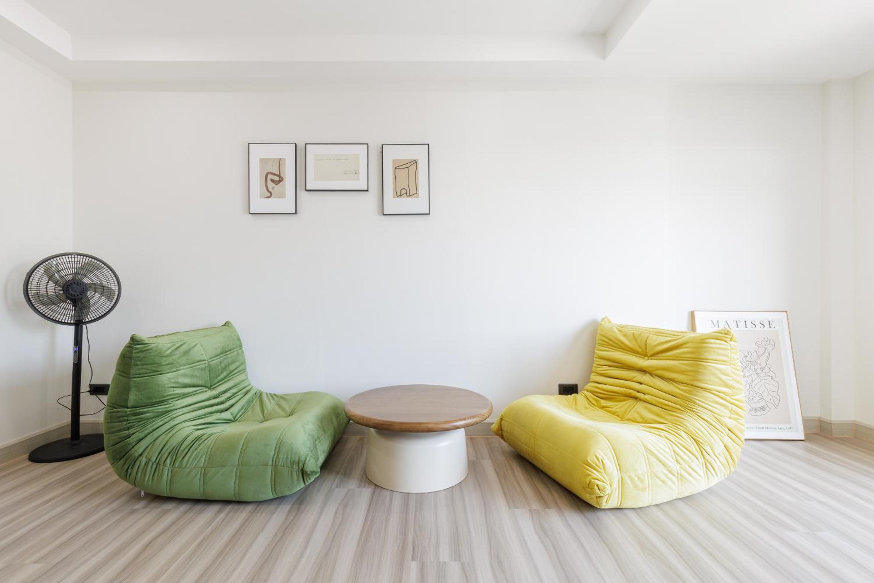 Advanced townhouses can accommodate 14 people, with high-speed Wi Fi and parking on Netflix