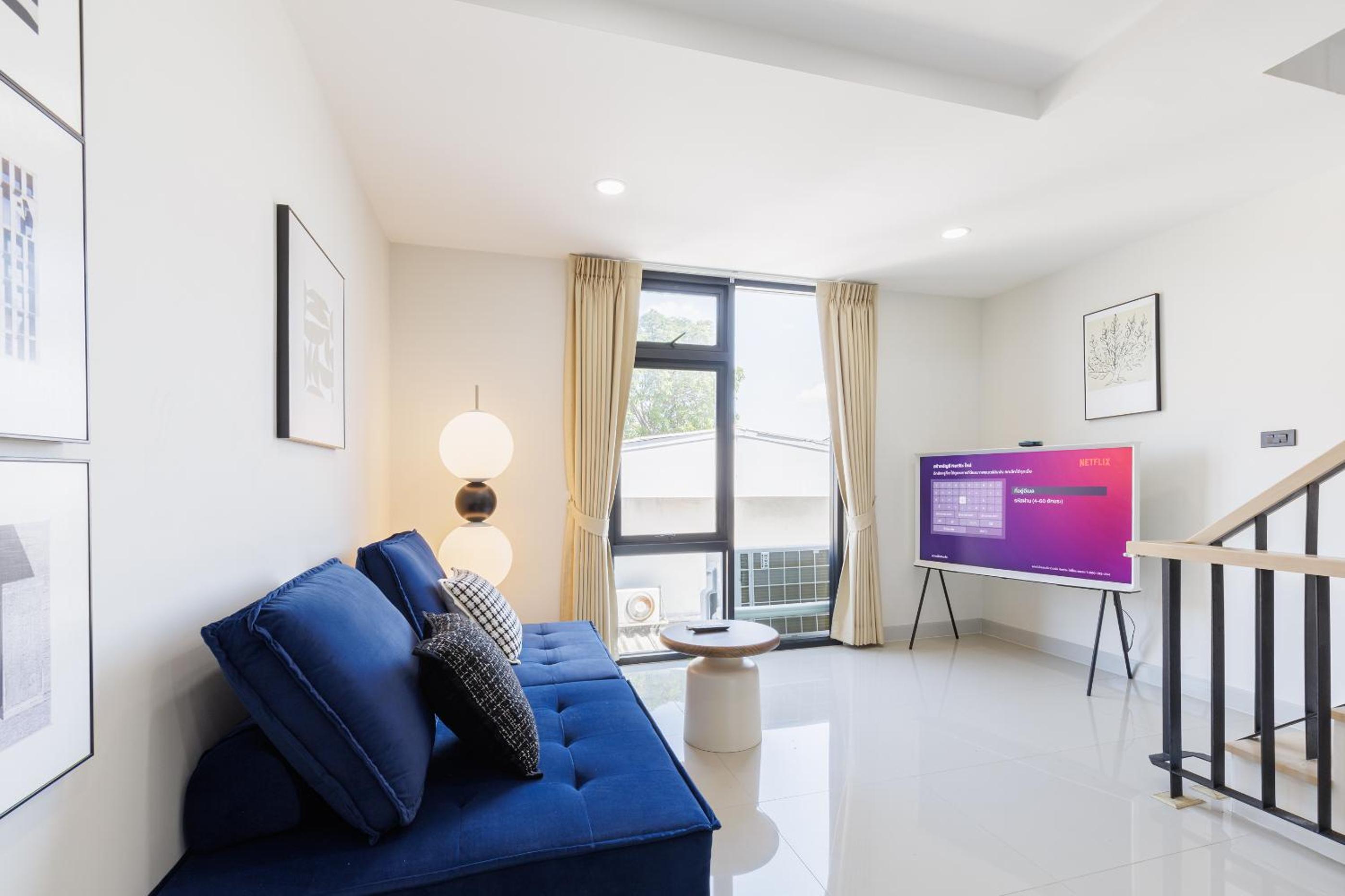 Advanced townhouses can accommodate 14 people, with high-speed Wi Fi and parking on Netflix