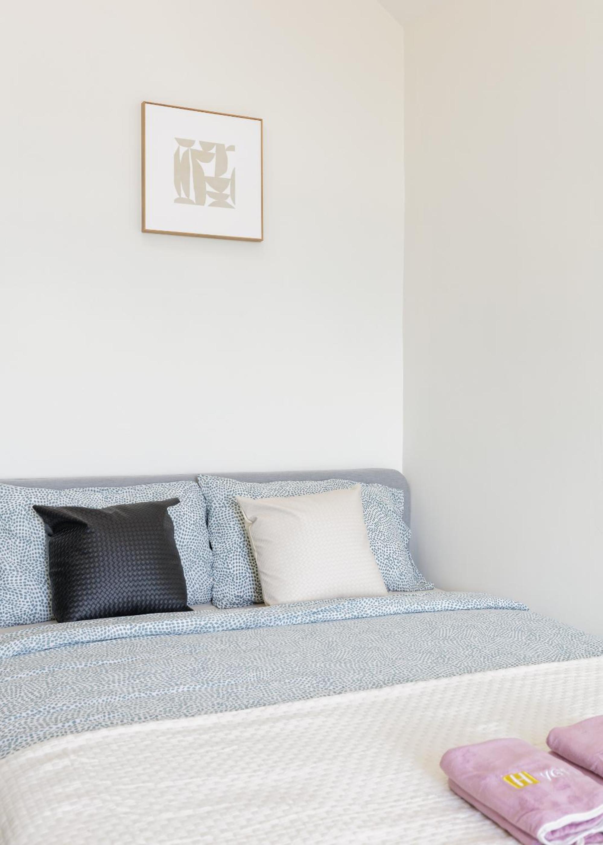 Advanced townhouses can accommodate 14 people, with high-speed Wi Fi and parking on Netflix