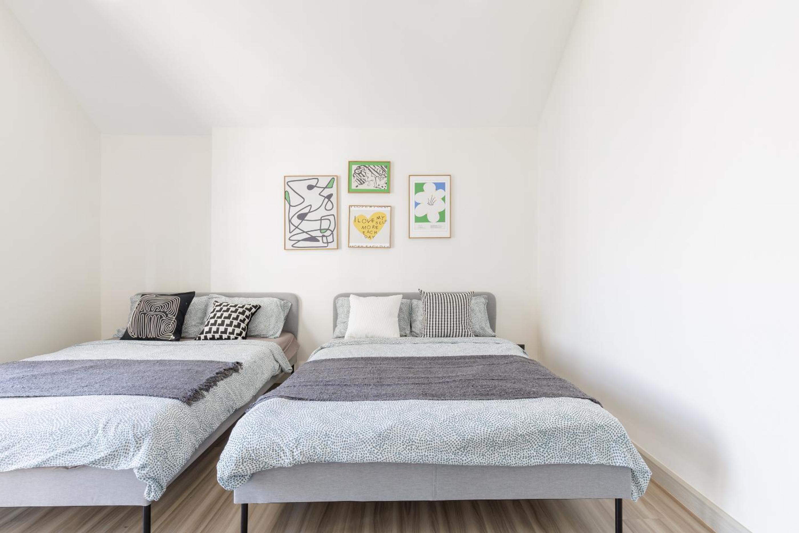 Advanced townhouses can accommodate 14 people, with high-speed Wi Fi and parking on Netflix