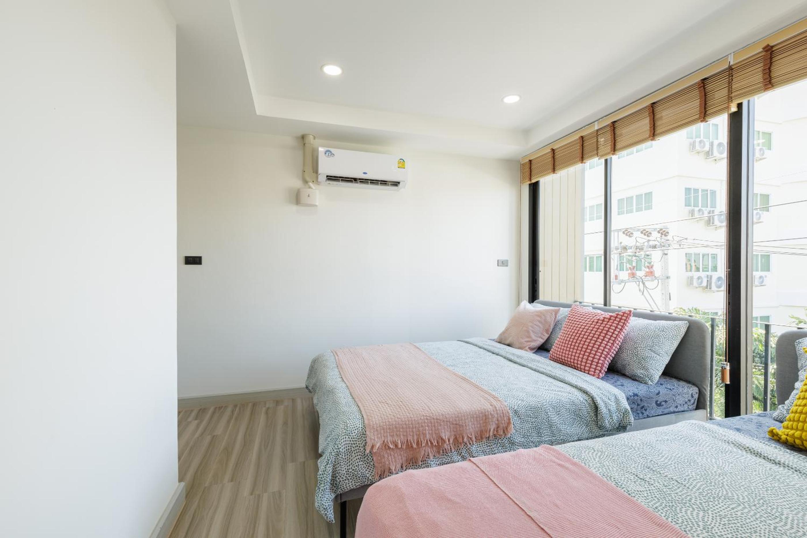 Advanced townhouses can accommodate 14 people, with high-speed Wi Fi and parking on Netflix