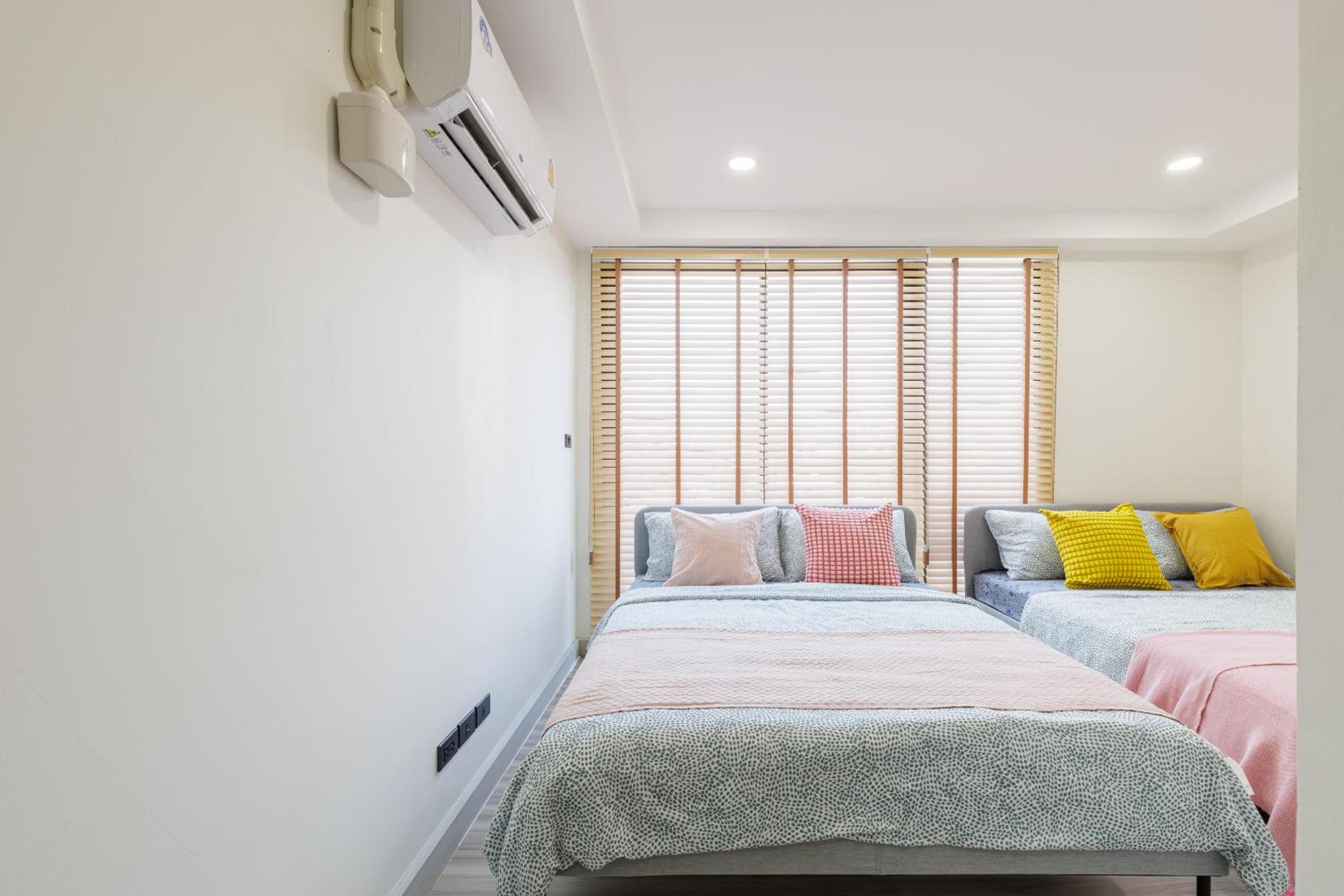 Advanced townhouses can accommodate 14 people, with high-speed Wi Fi and parking on Netflix