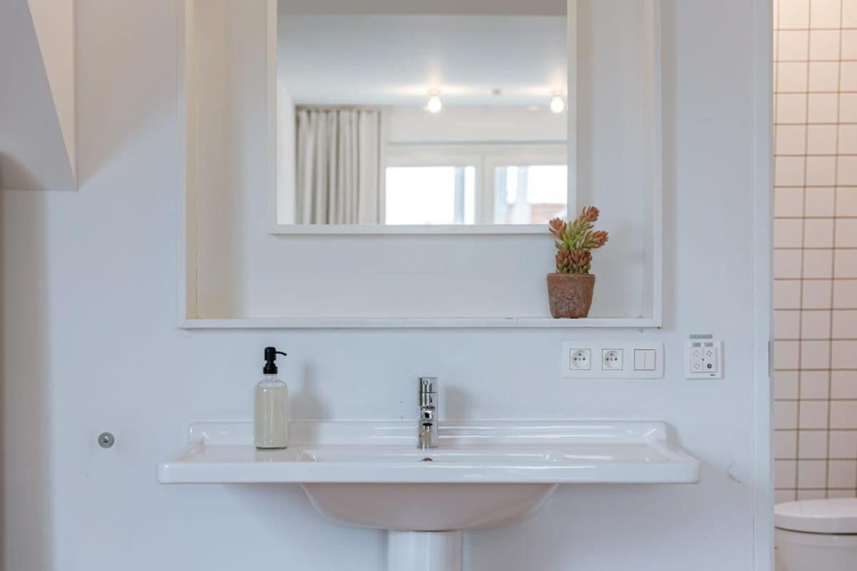 Huswell - Central 'The Crown' apartment in Ghent