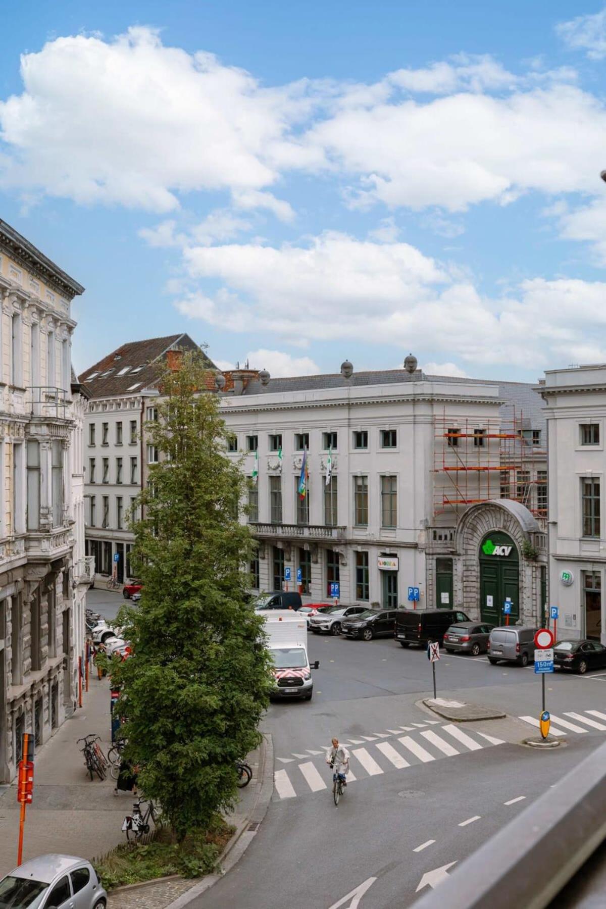 Huswell - Central 'The Crown' apartment in Ghent