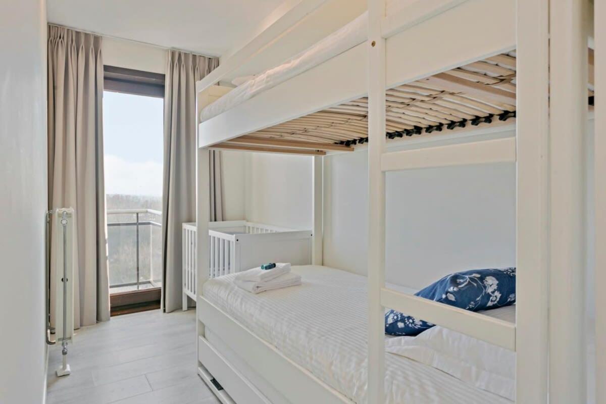 Sunny and comfortable 2 bedroom appartement with stunning Sea-view and 2 terraces