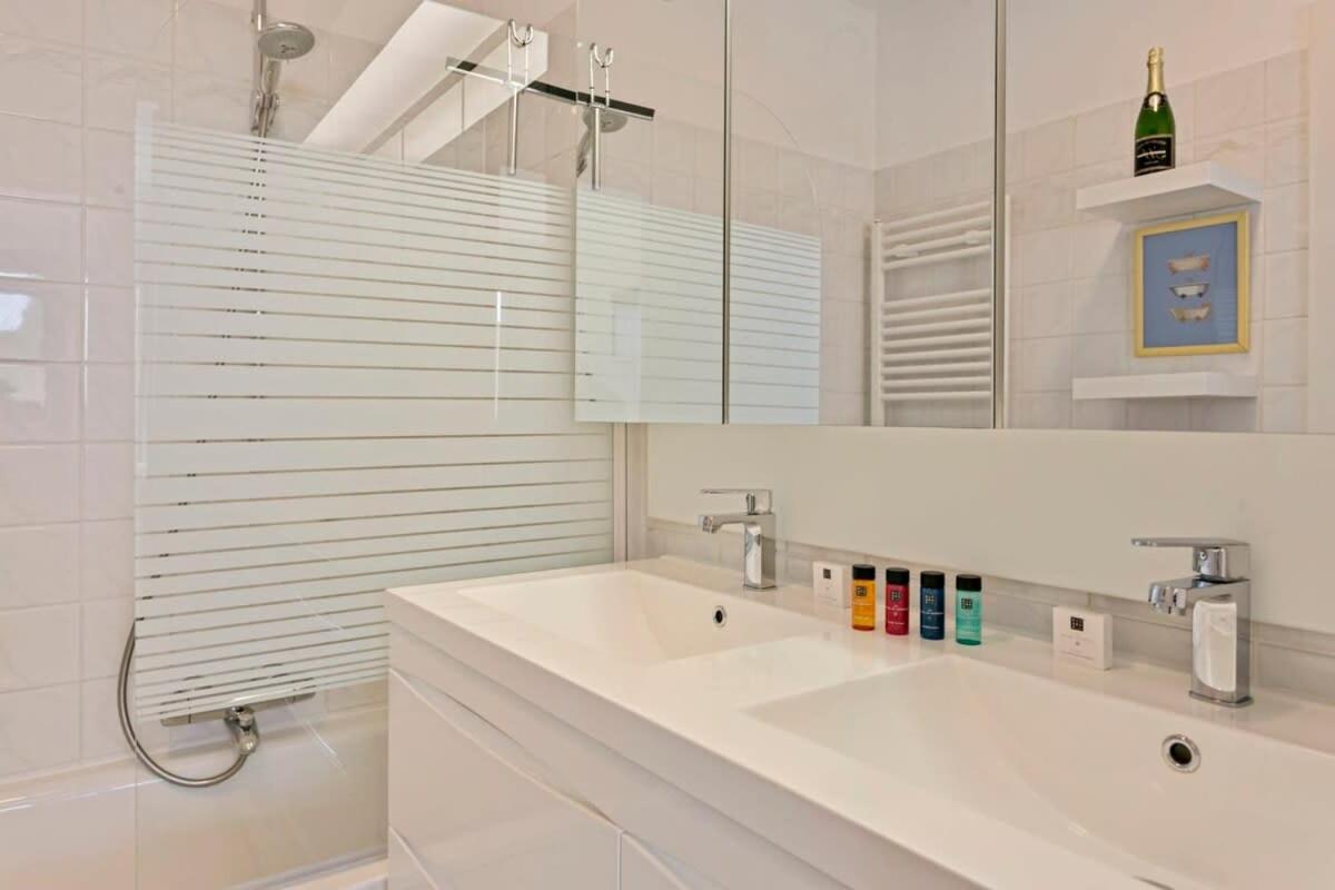 Sunny and comfortable 2 bedroom appartement with stunning Sea-view and 2 terraces