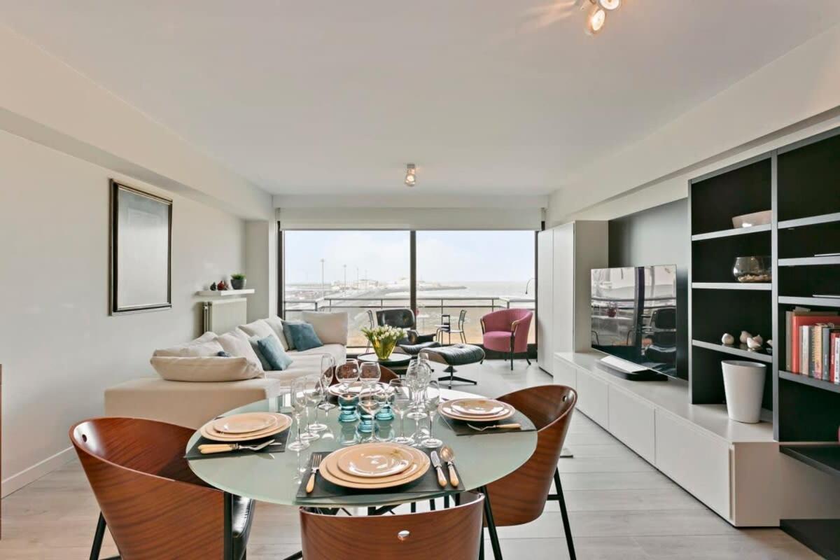 Sunny and comfortable 2 bedroom appartement with stunning Sea-view and 2 terraces