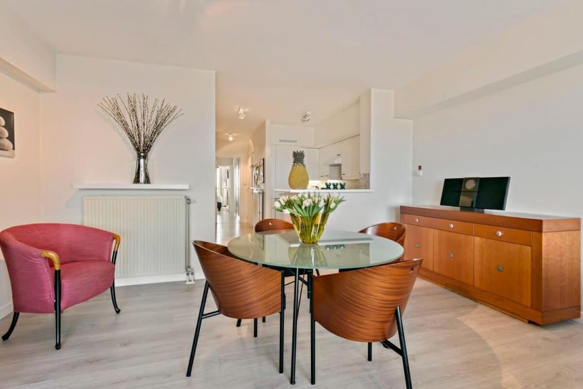 Sunny and comfortable 2 bedroom appartement with stunning Sea-view and 2 terraces
