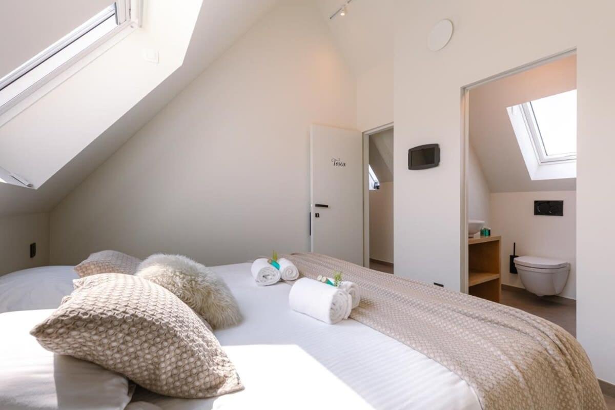 Tosca - Charming double room at ranch "De Blauwe Zaal" view 2