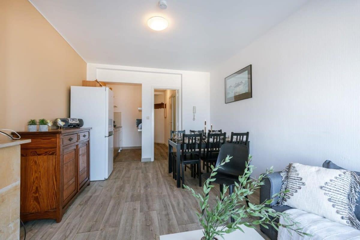 Pleasant apartment with frontal sea view