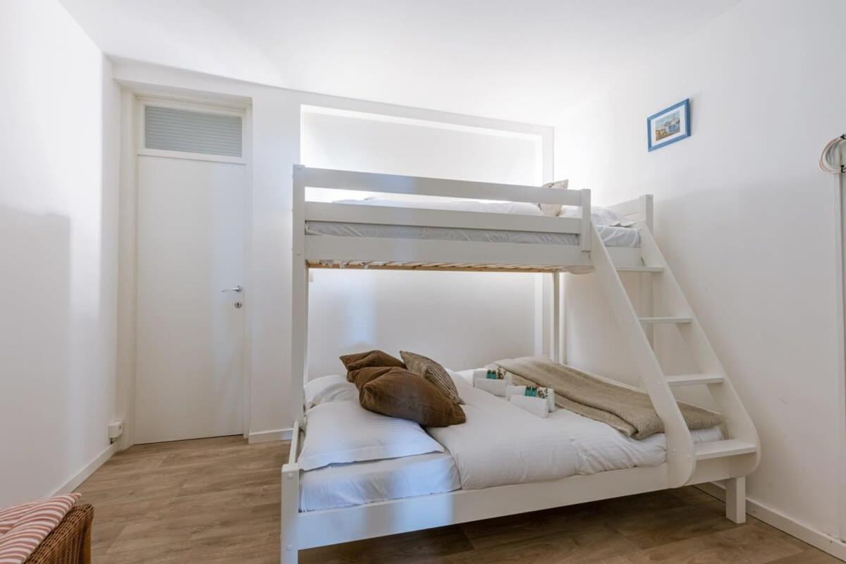 Pleasant apartment with frontal sea view