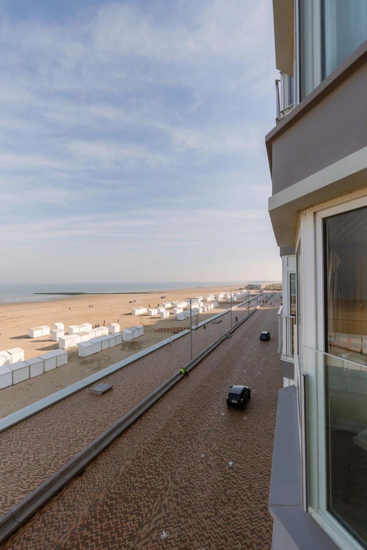 Pleasant apartment with frontal sea view