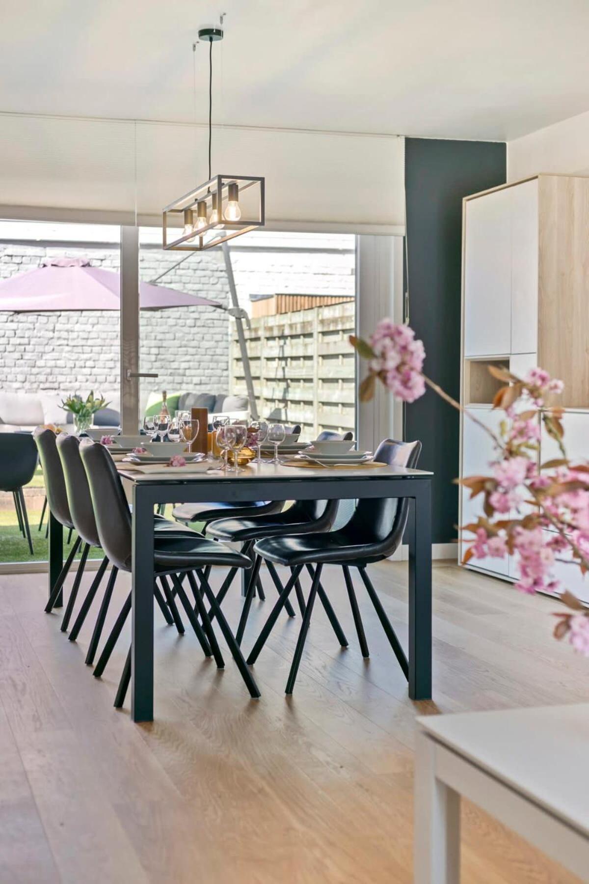 Casiola - Summer-house with sunny garden nearby beach