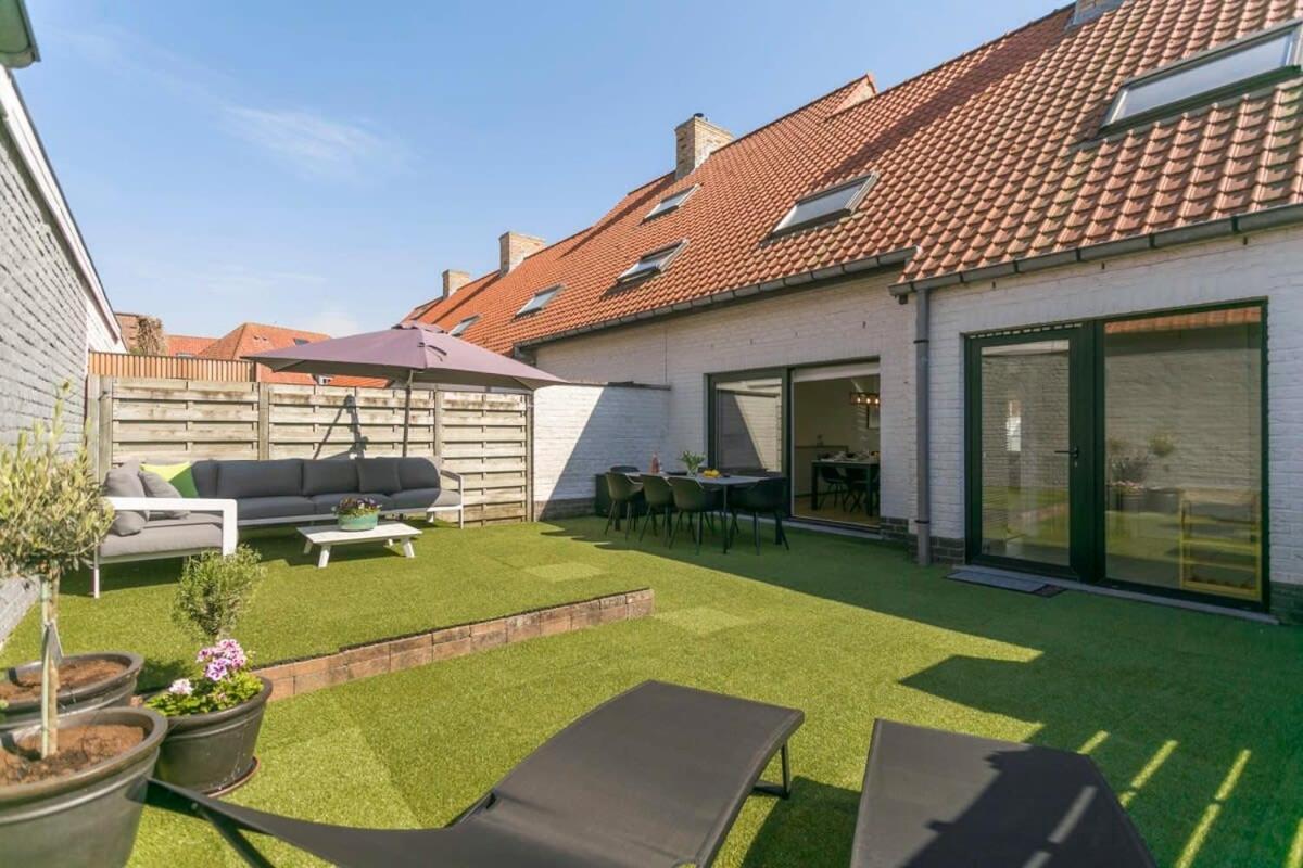 Casiola - Summer-house with sunny garden nearby beach