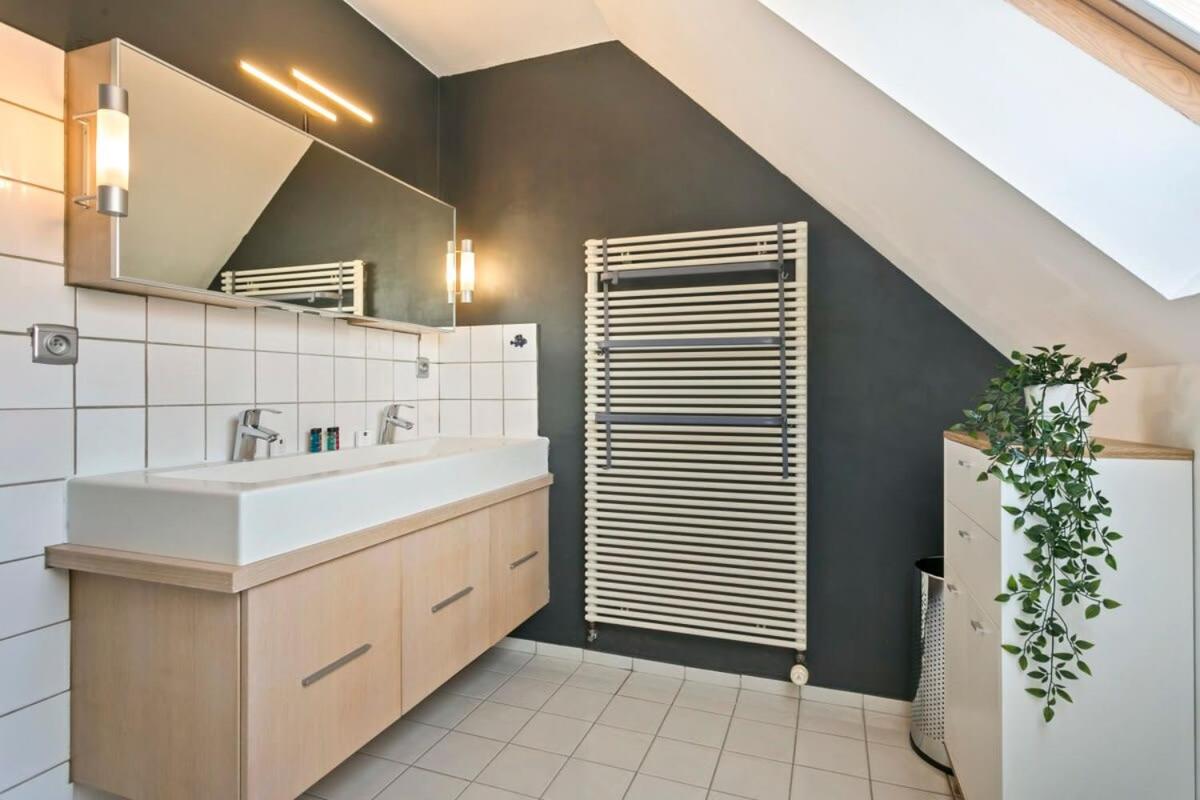 Casiola - Summer-house with sunny garden nearby beach