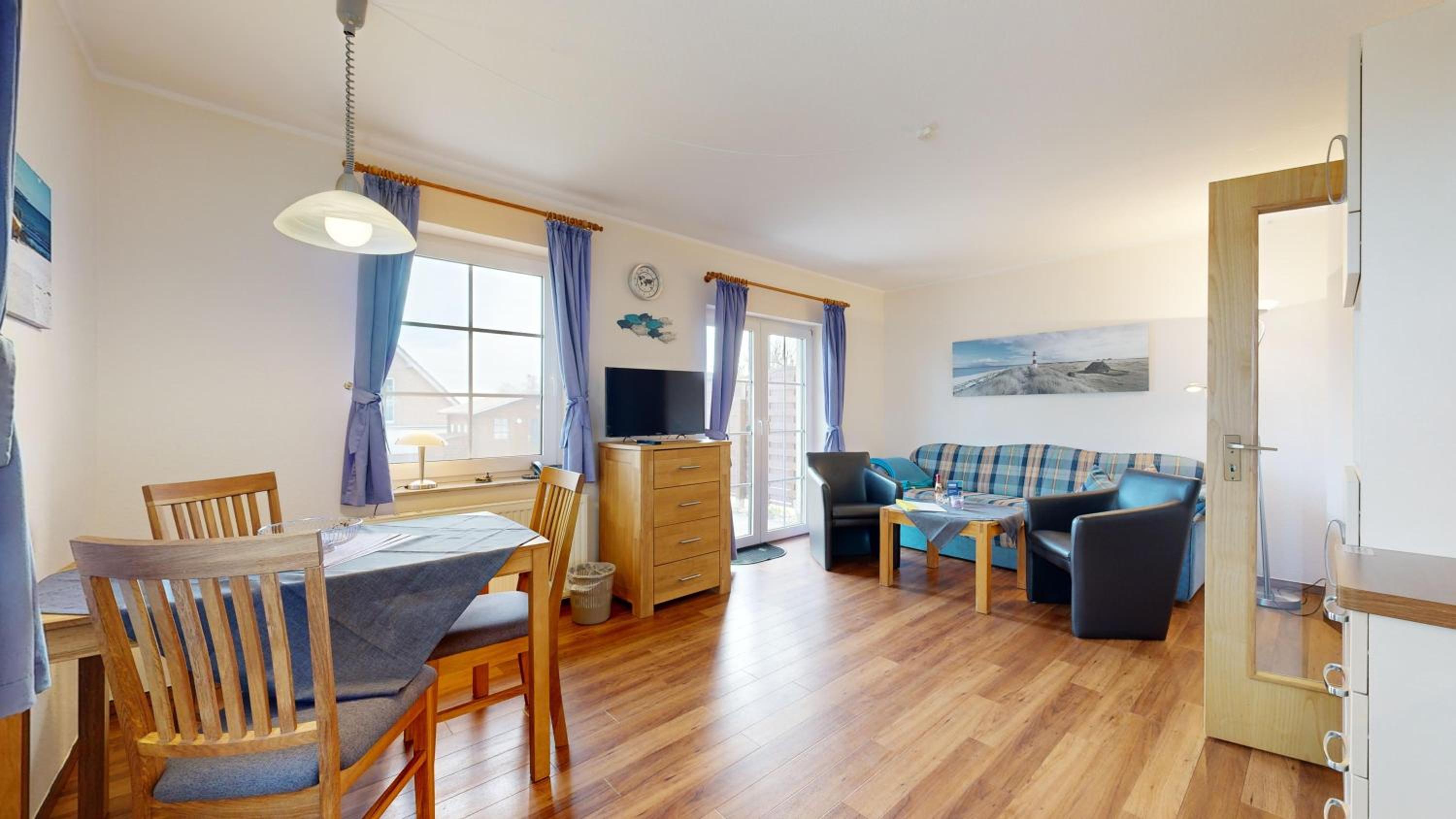Ferienhaus Möwe, 2 Schlafzimmer, Balkon in Lancken Granitz