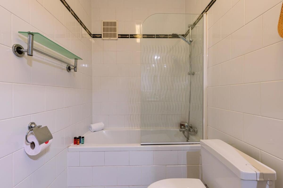 Casiola - Beautiful and spacious studio with side seaview