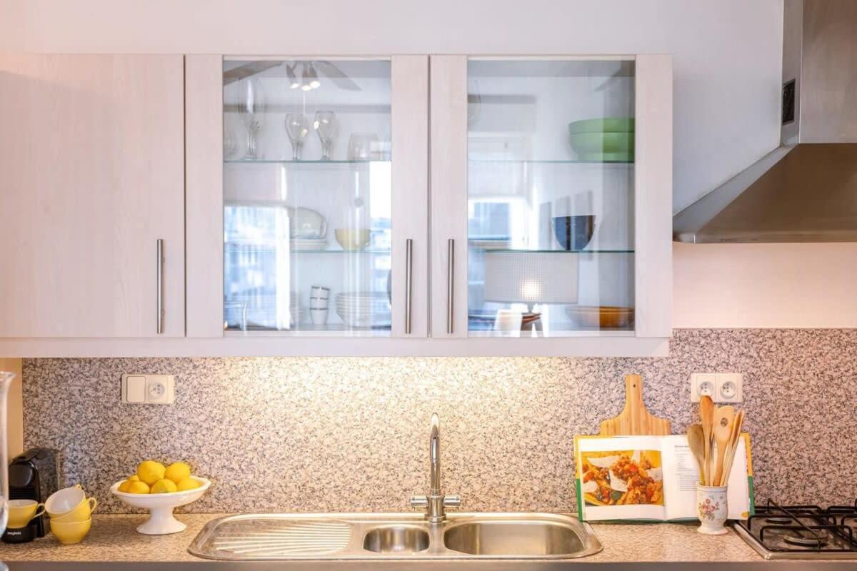 Casiola - Beautiful and spacious studio with side seaview