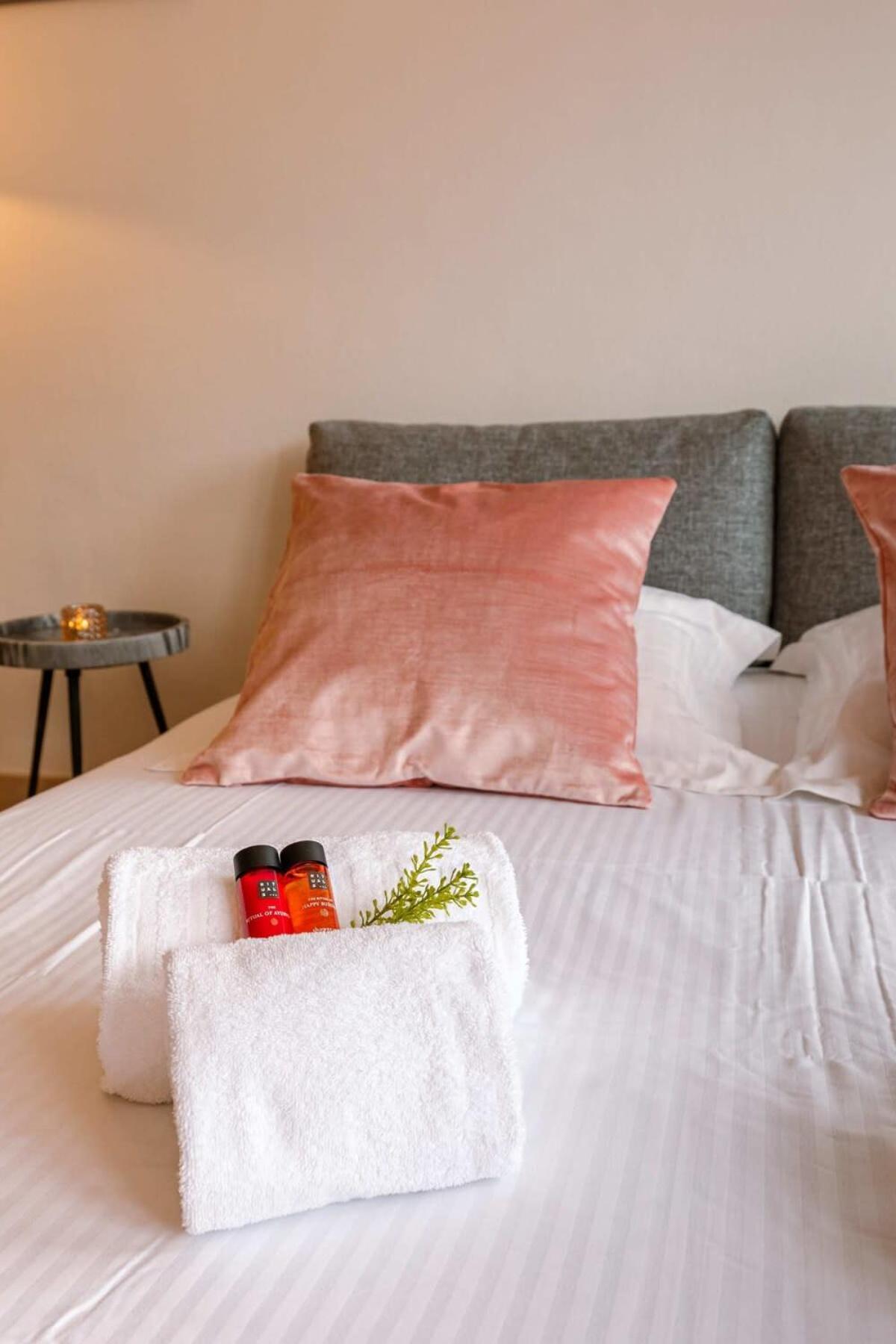 Casiola - Beautiful and spacious studio with side seaview