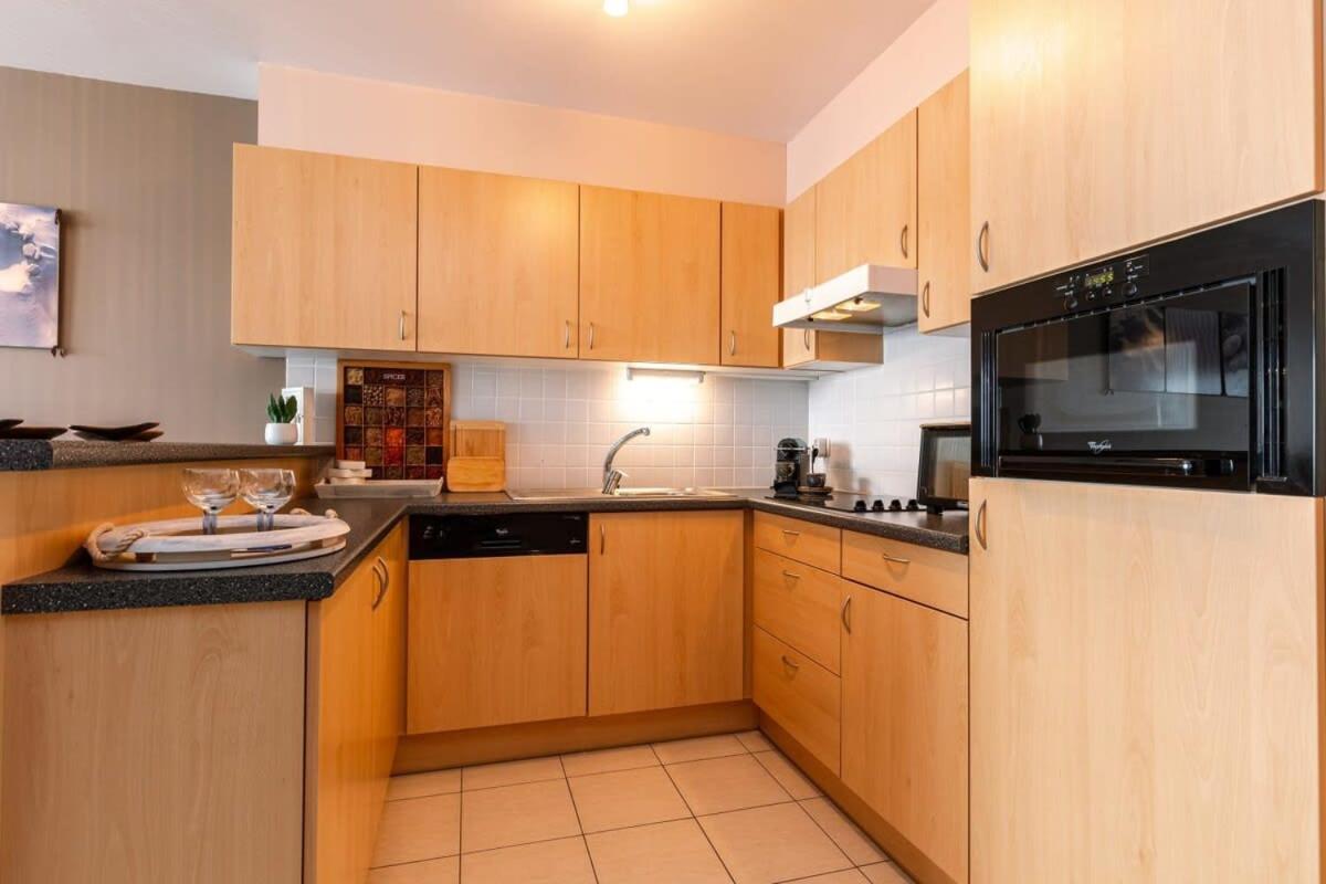 Huswell - Lovely apartment with lateral sea view