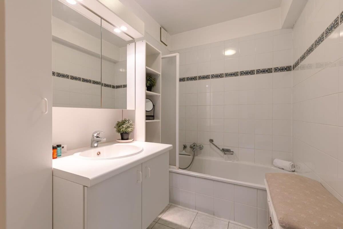 Huswell - Lovely apartment with lateral sea view