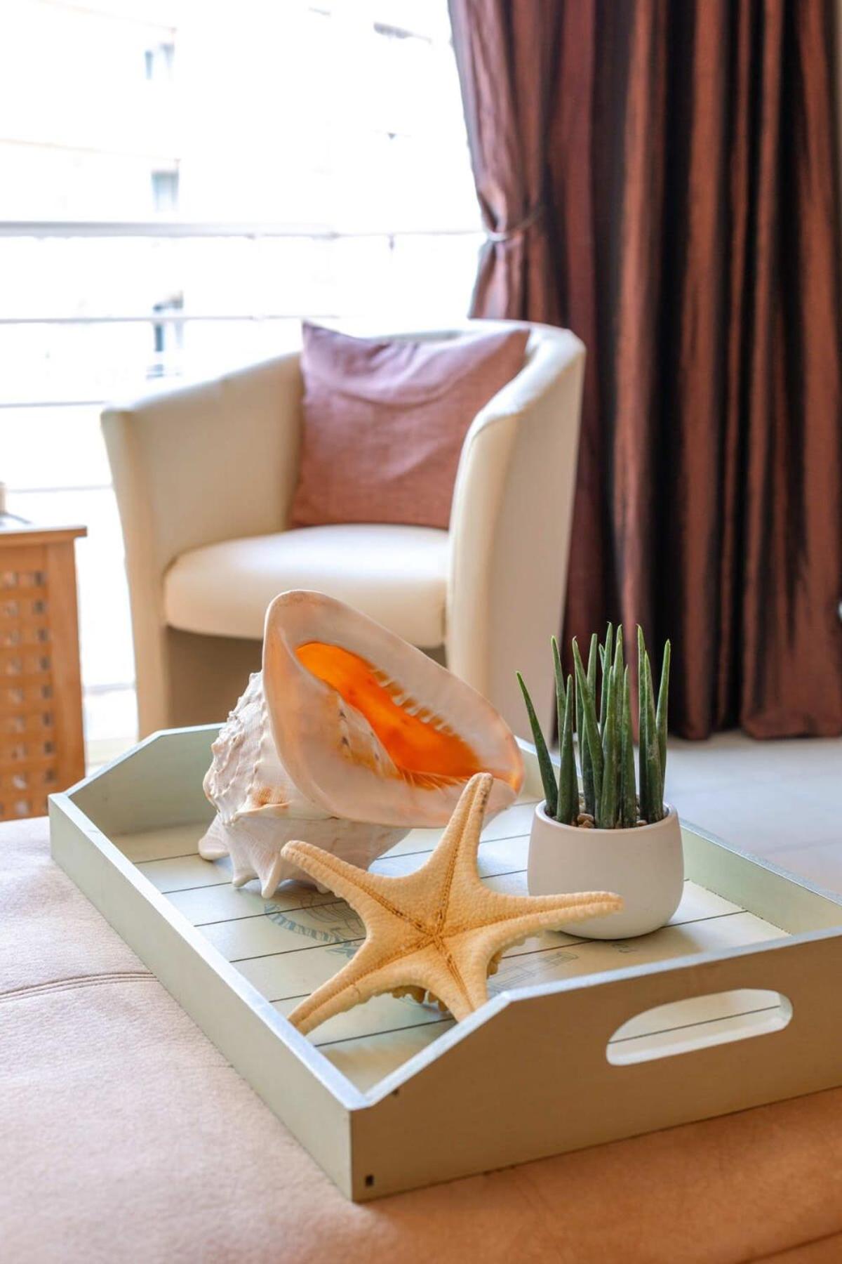 Huswell - Lovely apartment with lateral sea view