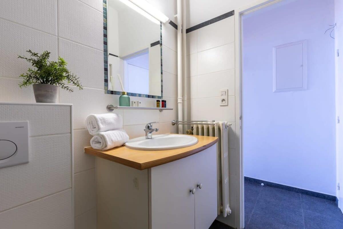 Casiola - Beautiful spacious studio with frontal sea view