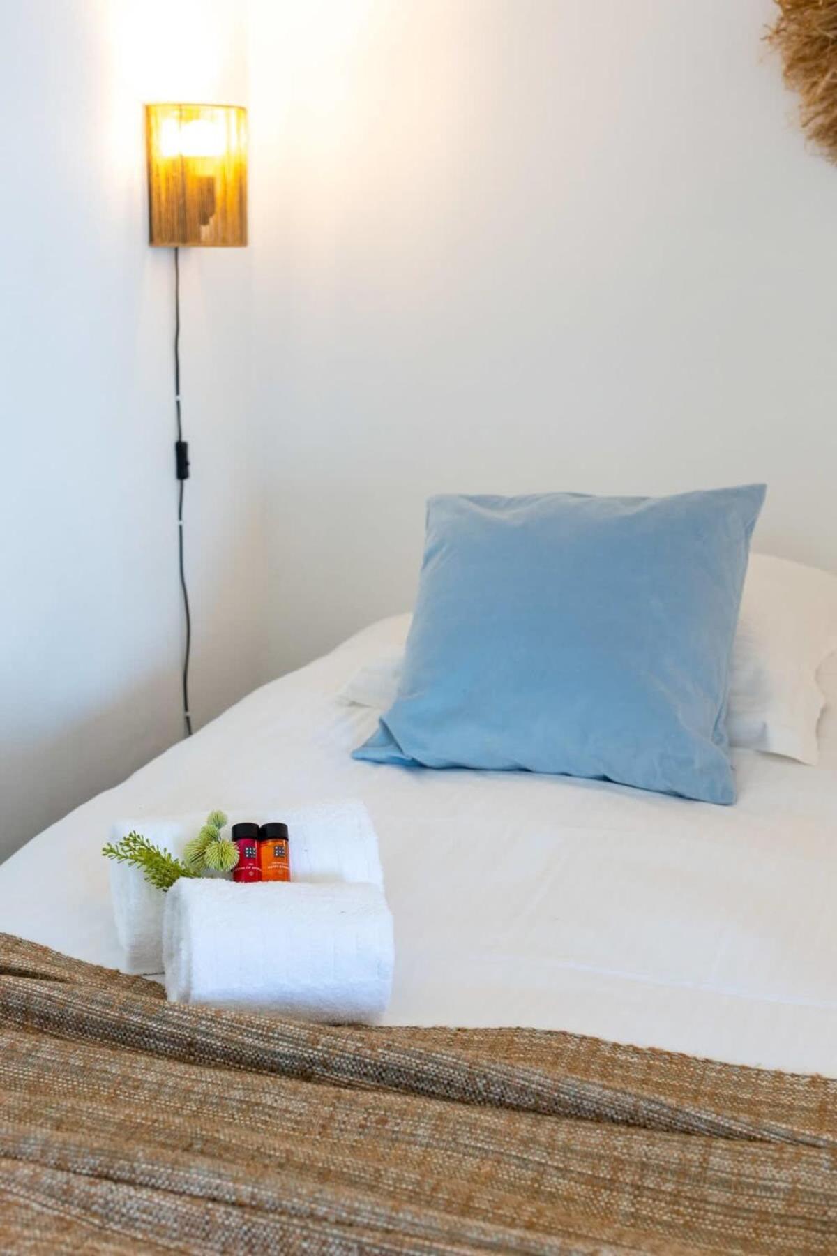 Casiola - Beautiful spacious studio with frontal sea view
