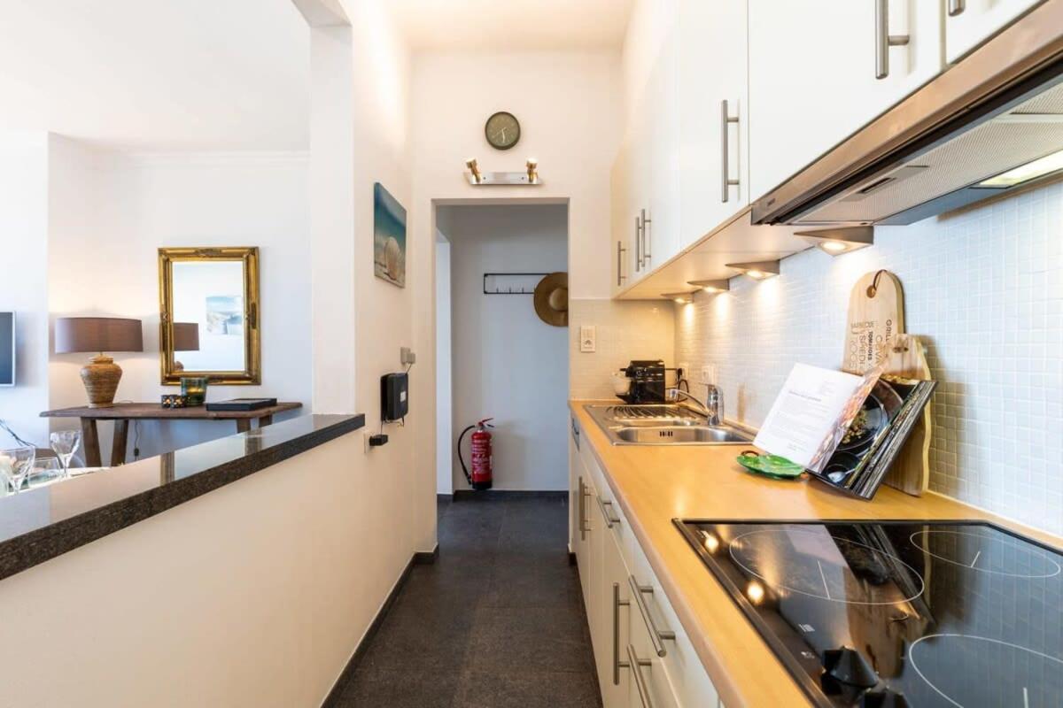 Casiola - Beautiful spacious studio with frontal sea view