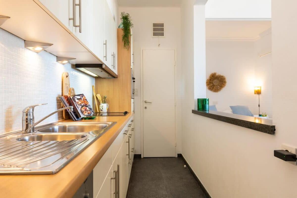 Casiola - Beautiful spacious studio with frontal sea view
