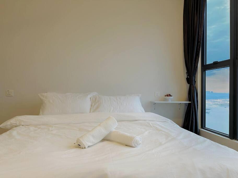 OceanVista Oasis: Seaview Haven 2 Bedroom【Netflix】