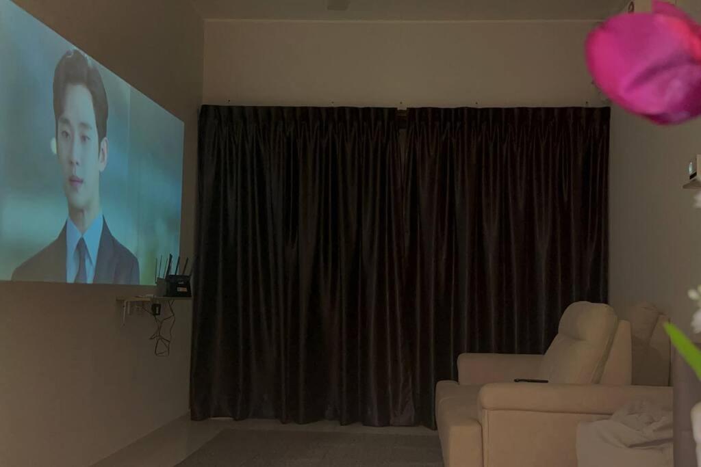 OceanVista Oasis: Seaview Haven 2 Bedroom【Netflix】