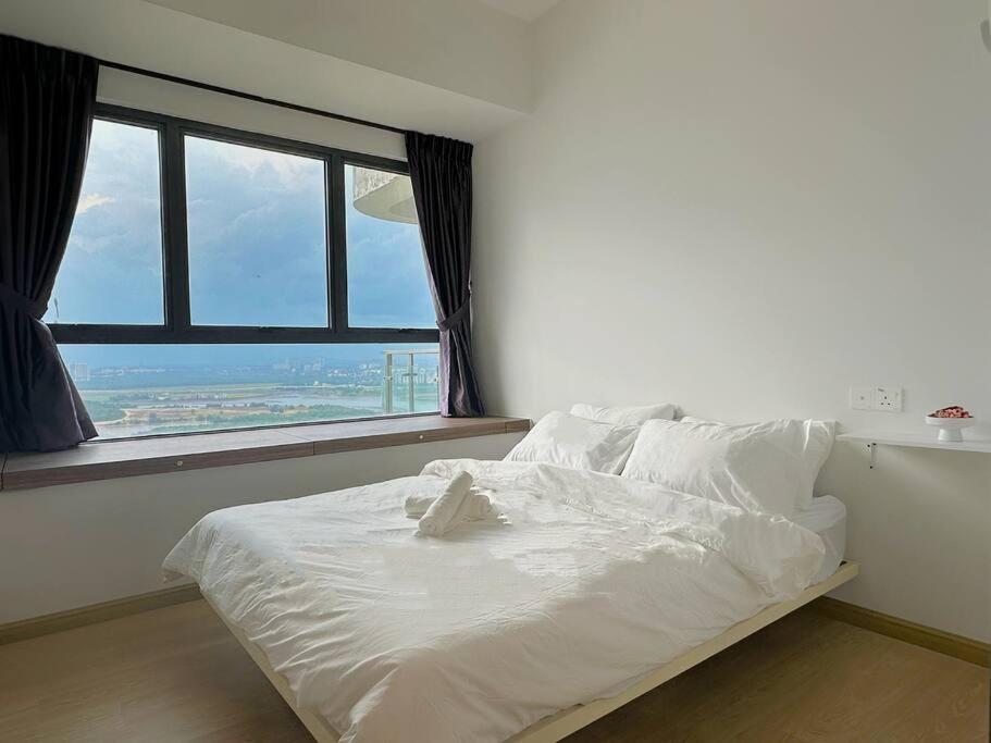 OceanVista Oasis: Seaview Haven 2 Bedroom【Netflix】