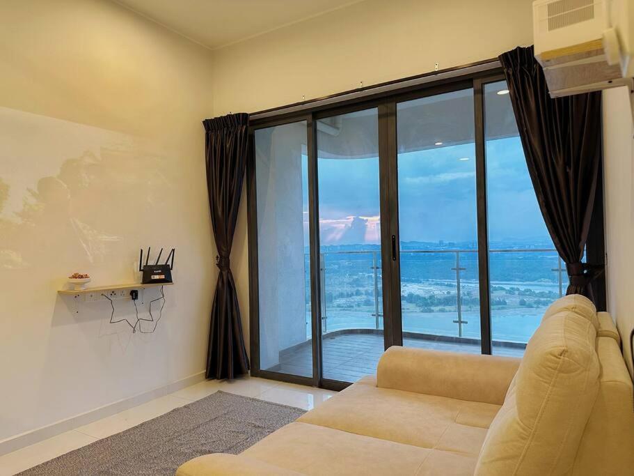 OceanVista Oasis: Seaview Haven 2 Bedroom【Netflix】