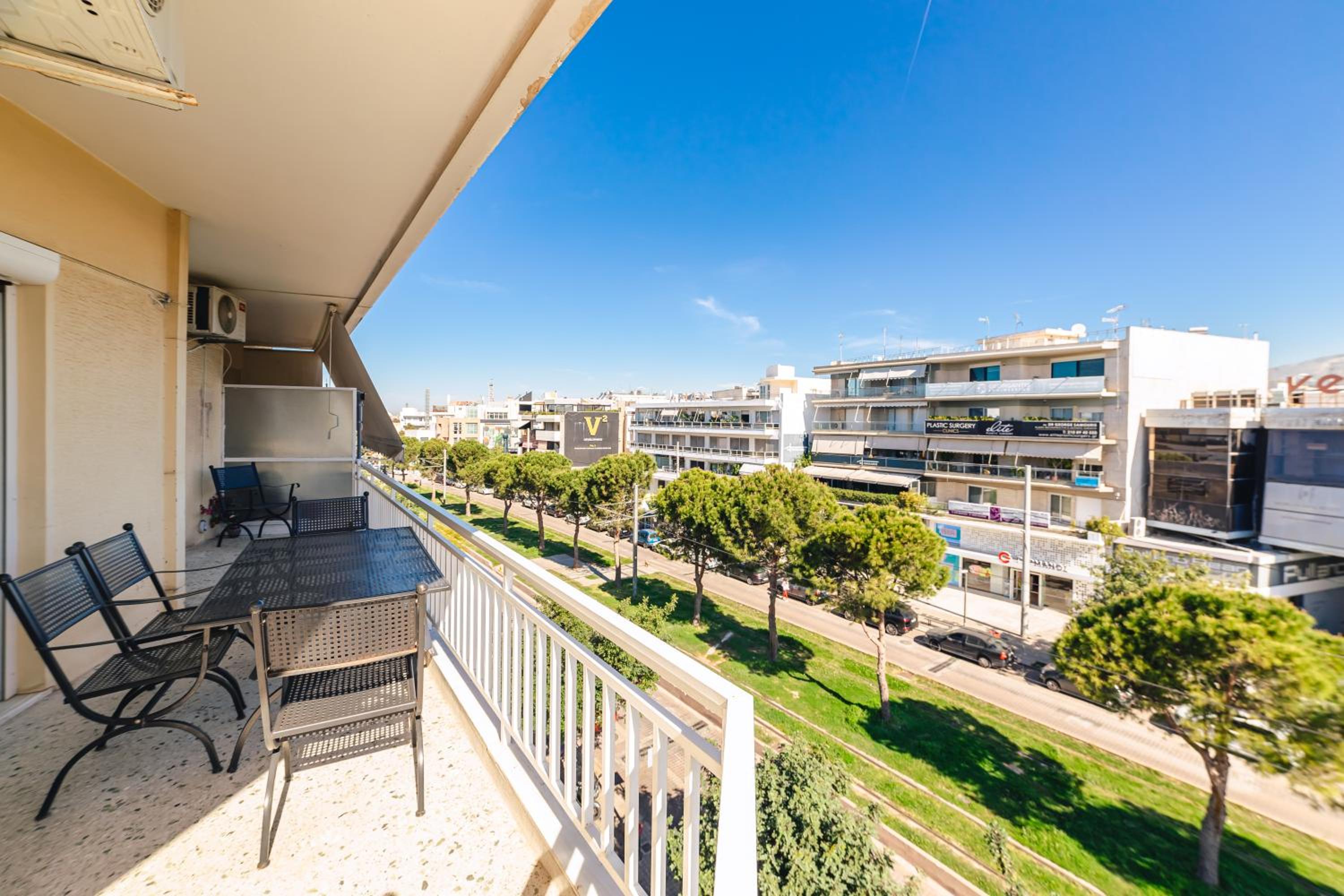 D9 center of Glyfada