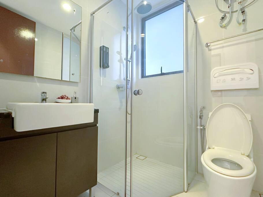 OceanVista Oasis: Seaview Haven 2 Bedroom【Netflix】
