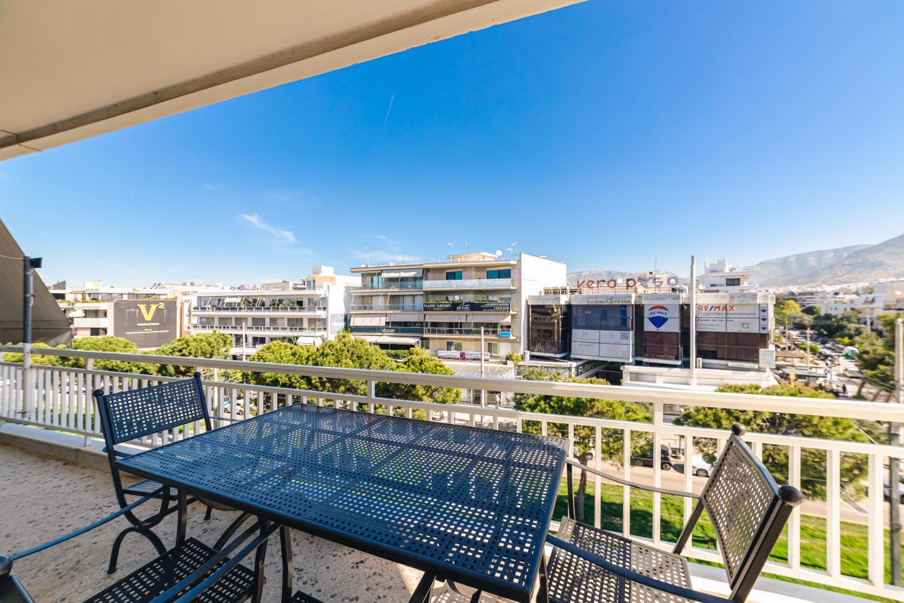 D9 center of Glyfada