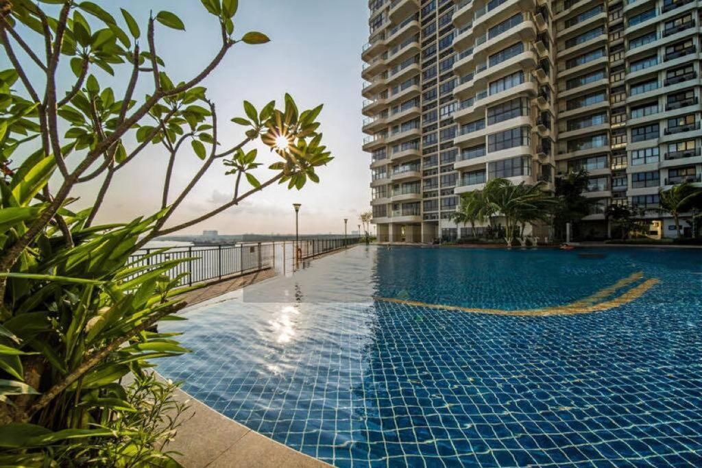 OceanVista Oasis: Seaview Haven 2 Bedroom【Netflix】