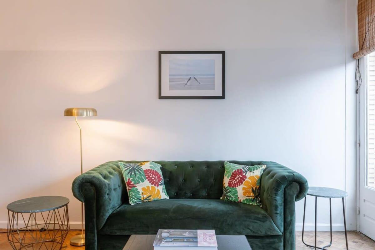 Charming apartment with lateral seaview at the Zeedijk of Knokke