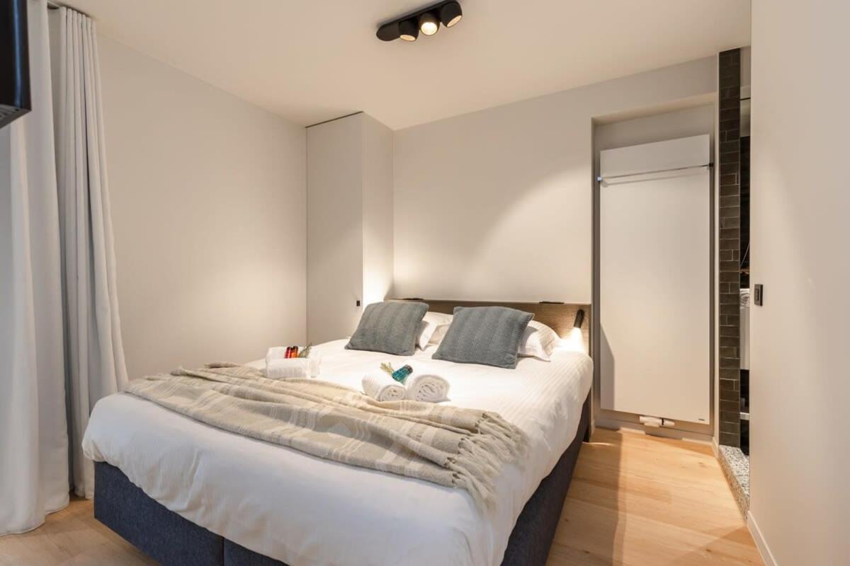 Huswell - Delux renovated apartment in the heart of Knokke view 5