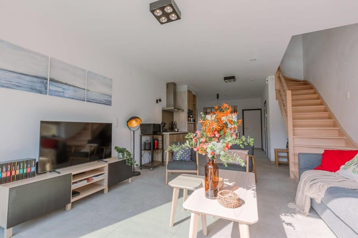 Family-Friendly House with sunny terrace and garden